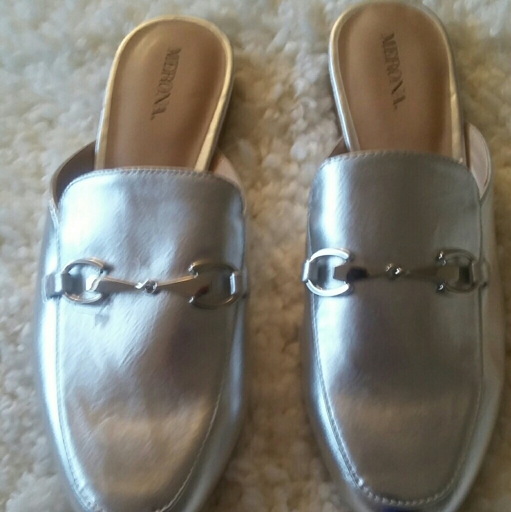 Sliver  shoe by merona.